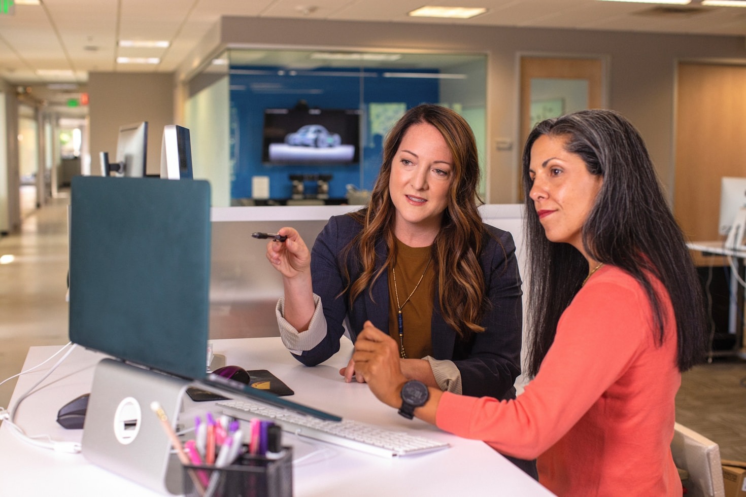 Building a Strong Community of Women Traders